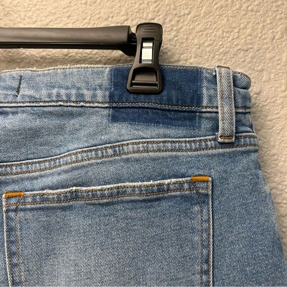 Abercrombie & Fitch The Mom High Rise Jeans Women 32/14S Light Wash Straight - Picture 8 of 15